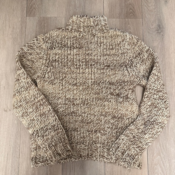 Banana Republic women’s Wool Blend Chunky Cable Knit Sweater – Size M - Picture 3 of 5